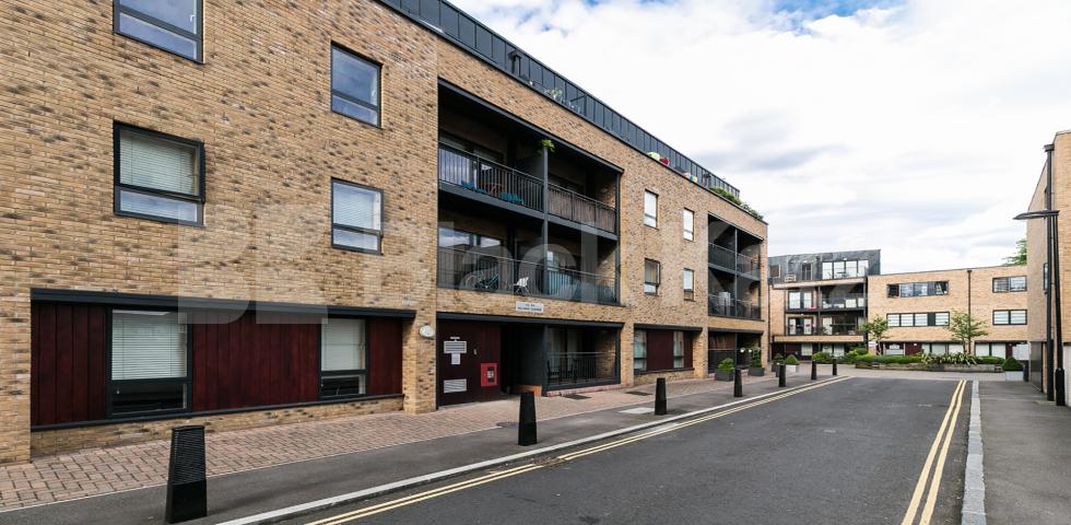 			New Instruction , 2 Bedroom, 1 bath, 1 reception Apartment			 Mildmay Avenue , NEWINGTON GREEN 